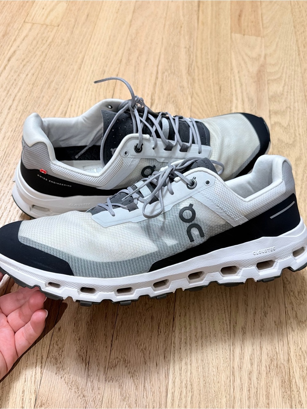 On Cloudventure Men’s Size 11.5 Gray Black Trail Running Shoes